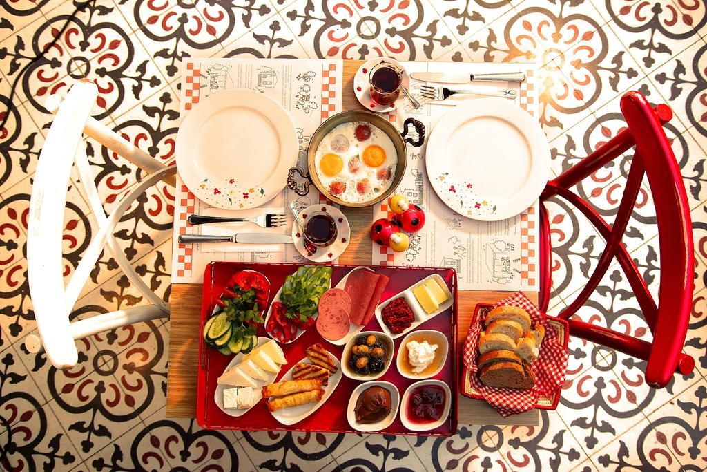 Bed & Breakfast Ottoman By Sera House